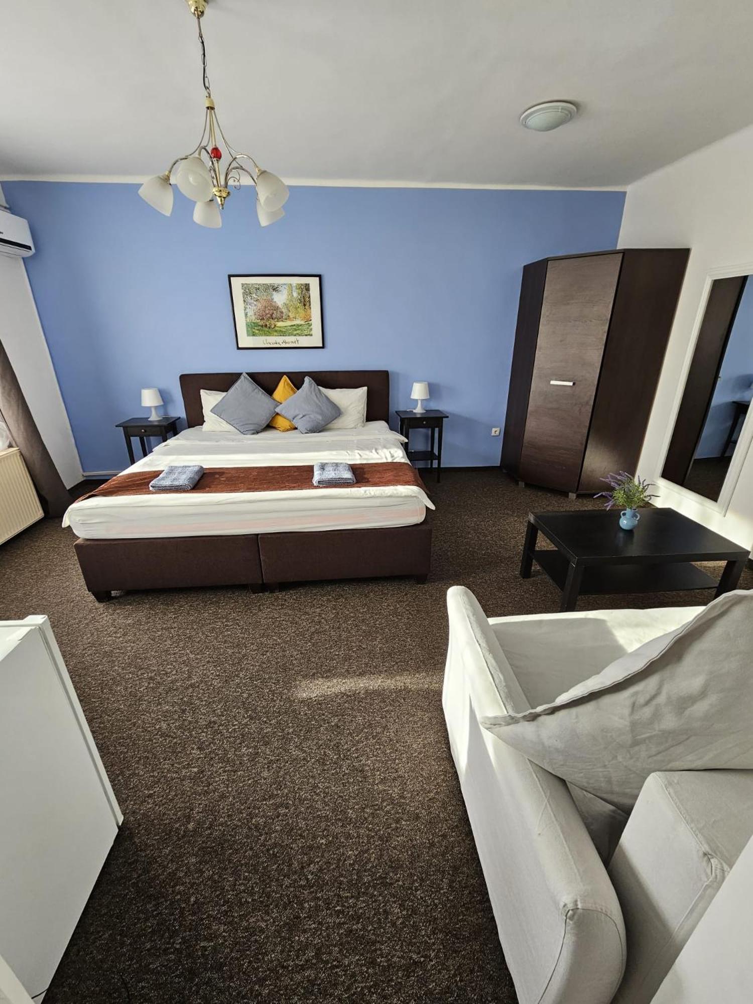 Joy Guesthouse Siofok Ngoại thất bức ảnh